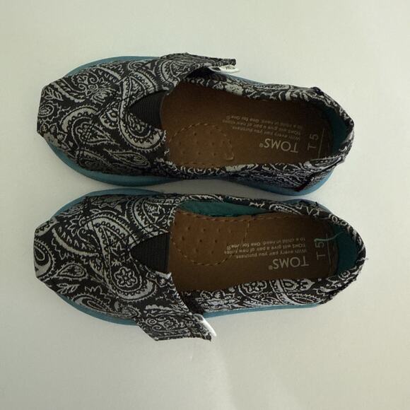 Toms Classics Paisley Slip On Casual Canvas Flat Black/Silver Toddler 5 - Picture 2 of 4